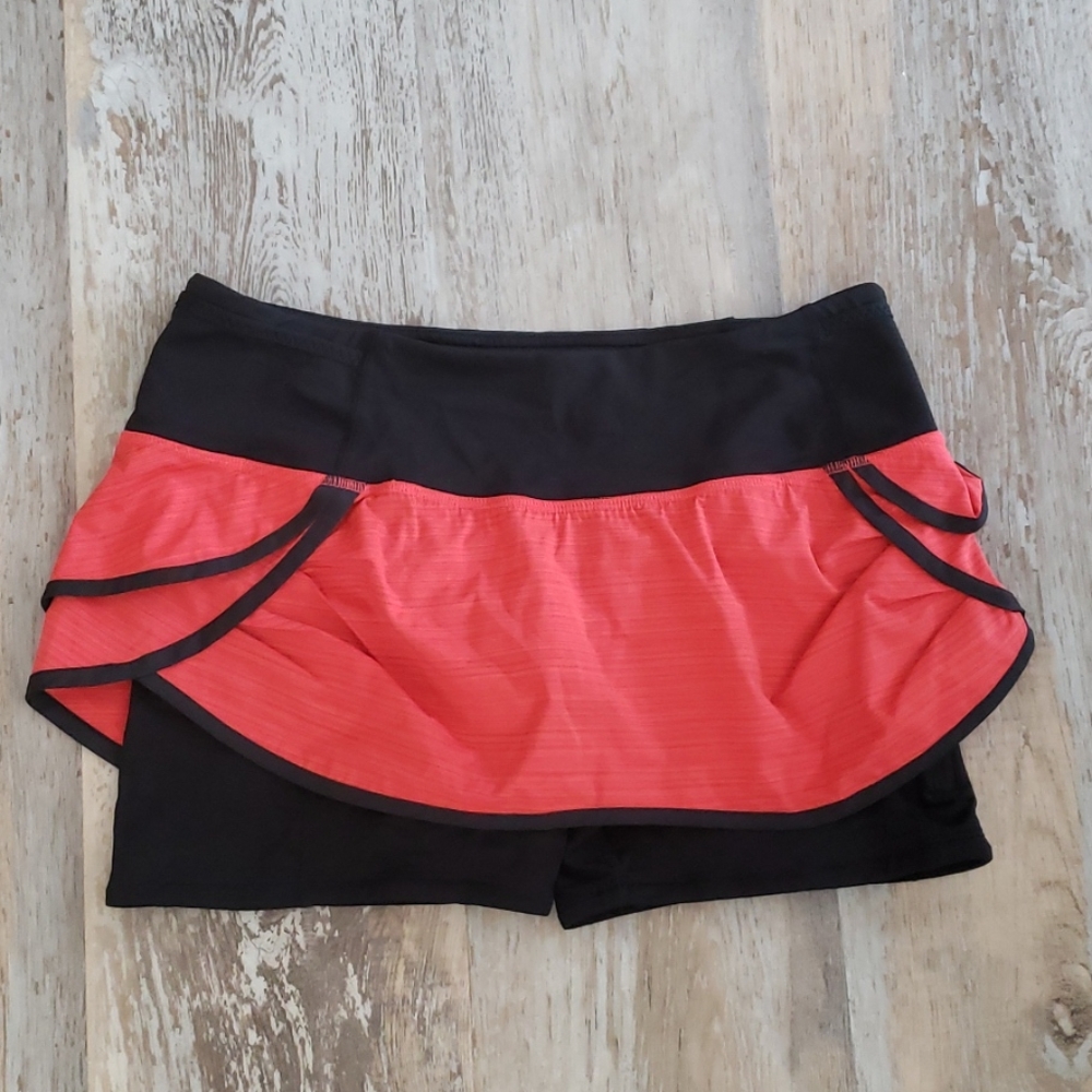 Lululemon Women's Ruffle Skirt size 6